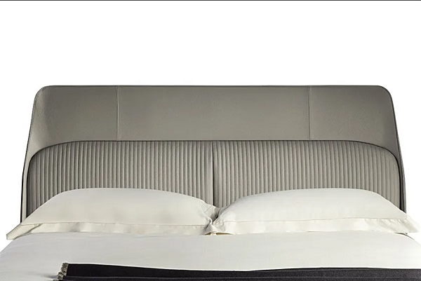 Leather bed with upholstered headboard POLTRONA FRAU Coupe de Luxe factory POLTRONA FRAU from Italy. Foto №4