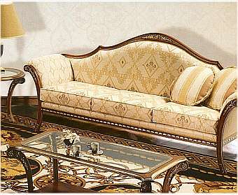 Couch 661
