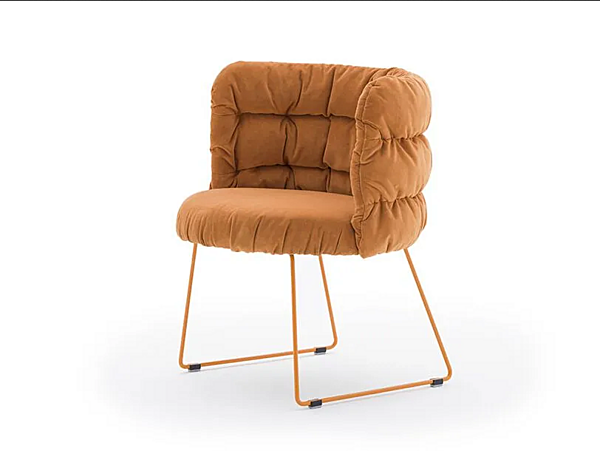 Upholstered fabric chair with sled base MONTBEL MAJA 5735 5735 factory MONTBEL from Italy. Foto №2