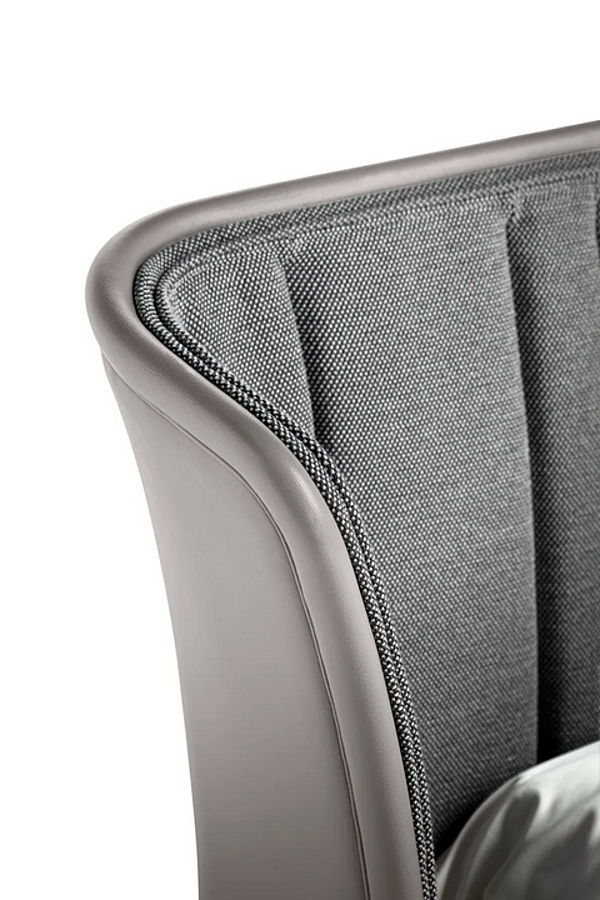 Double bed with upholstered headboard fabric POLTRONA FRAU Lola Darling factory POLTRONA FRAU from Italy. Foto №6