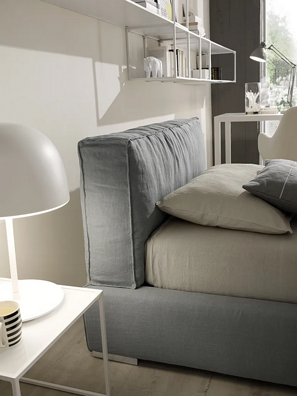 Full size upholstered bed with soft back Duomo Design Dear factory Duomo Design from Italy. Foto №2