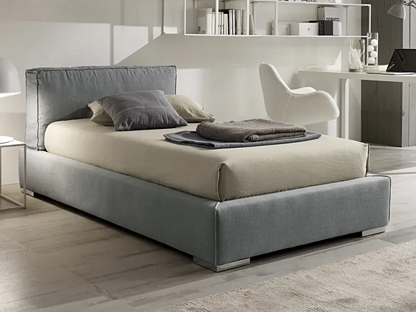 Full size upholstered bed with soft back Duomo Design Dear factory Duomo Design from Italy. Foto №1