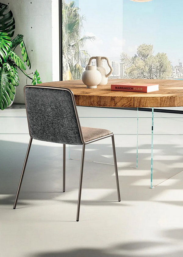Upholstered fabric chair Pletra LAGO factory LAGO from Italy. Foto №2