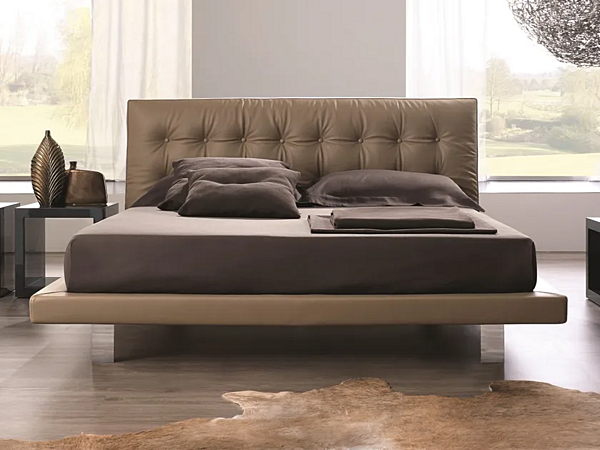 Leather double bed with upholstered backrest Duomo Design Parigi factory Duomo Design from Italy. Foto №1
