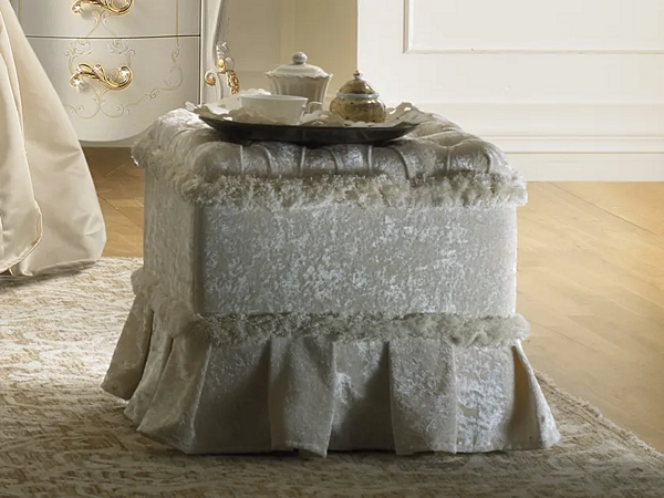 Upholstered Square Pouf Rossini CASA +39 309A factory CASA +39 from Italy. Foto №1