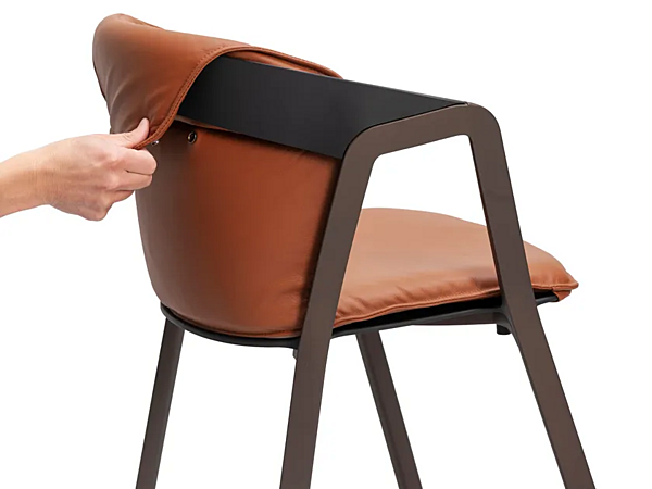 Polypropylene chair with integrated cushion Kristalia Compas factory Kristalia from Italy. Foto №4