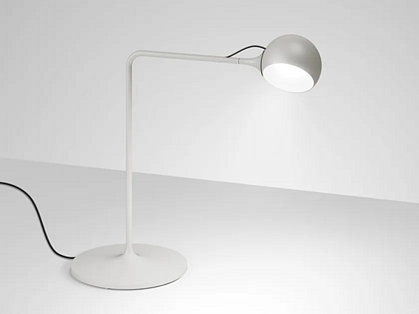 Adjustable metal desk lamp Artemide Ixa factory Artemide from Italy. Foto №2