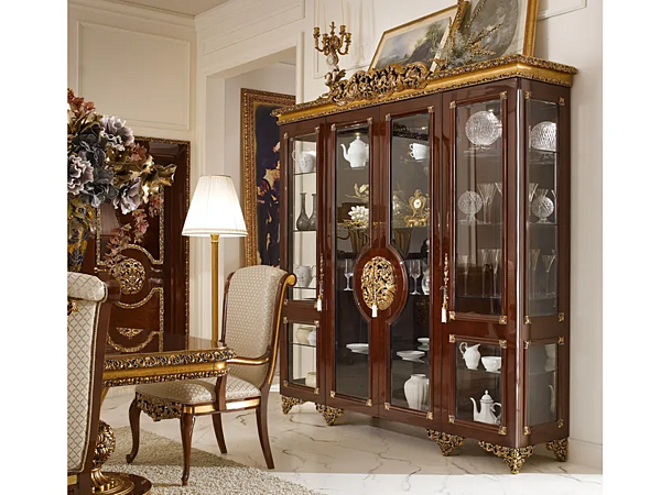 Display cabinet in wood A.R. Arredamenti Grand Royal factory A.R.ARREDAMENTI SRL from Italy. Foto №2