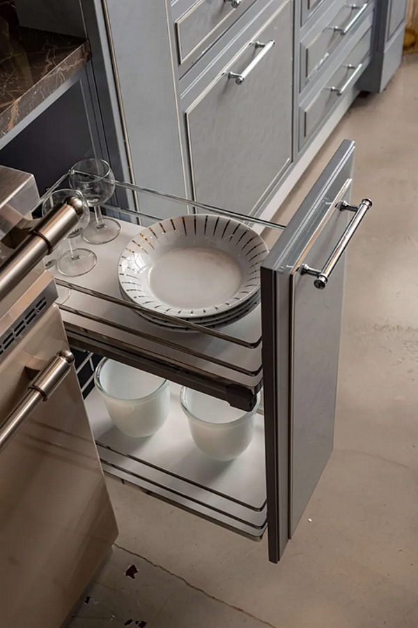 Custom Eucalyptus Kitchen with Handles and Peninsula Martini Interiors Essenza Numero5 factory MARTINI INTERIORS from Italy. Foto №7