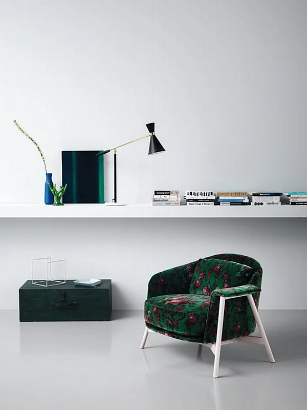 Fabric armchair with armrests Saba Kepi factory SABA from Italy. Foto №8