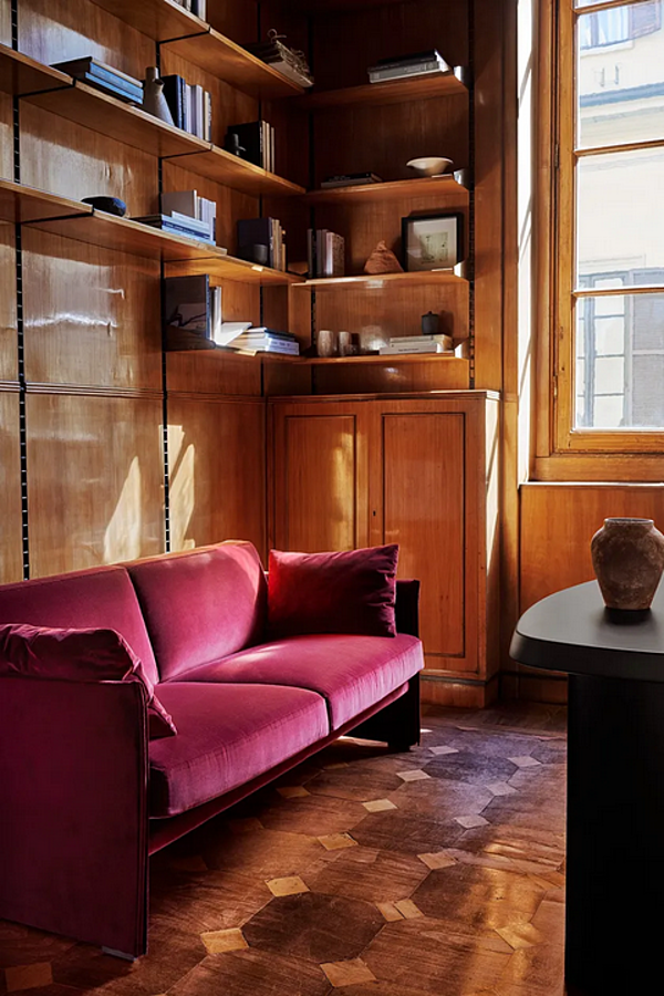 3-Seater Sofa with Upholstered Back CASSINA Duc Duc 405 factory CASSINA from Italy. Foto №5