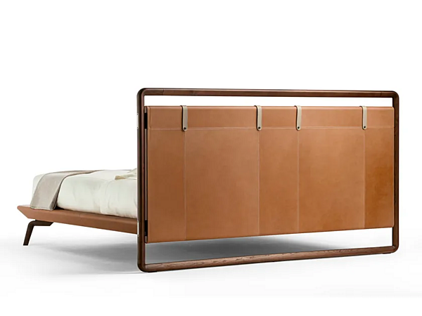 Leather double bed with fabric upholstered headboard POLTRONA FRAU Volare Due factory POLTRONA FRAU from Italy. Foto №3