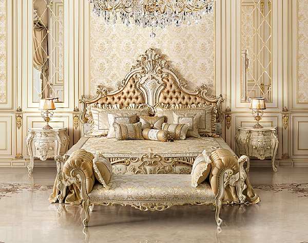 Classic bedroom in a light finish with painting and gilding in fabric upholstery factory MODENESE GASTONE from Italy. Foto №1