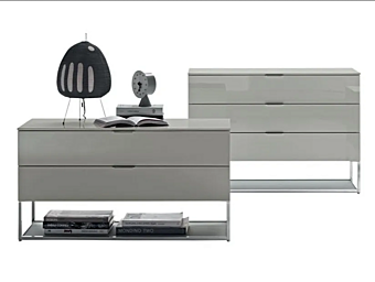 Chest of drawers in wood with sleek design Molteni & C 909 Chest of drawers in wood with sleek design Molteni & C 909 factory Molteni & C.(+VITRA) from Italy