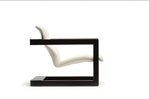 Cantilever armchair with wooden frame and leather seat Mussi Palco factory MUSSI from Italy. Foto №2
