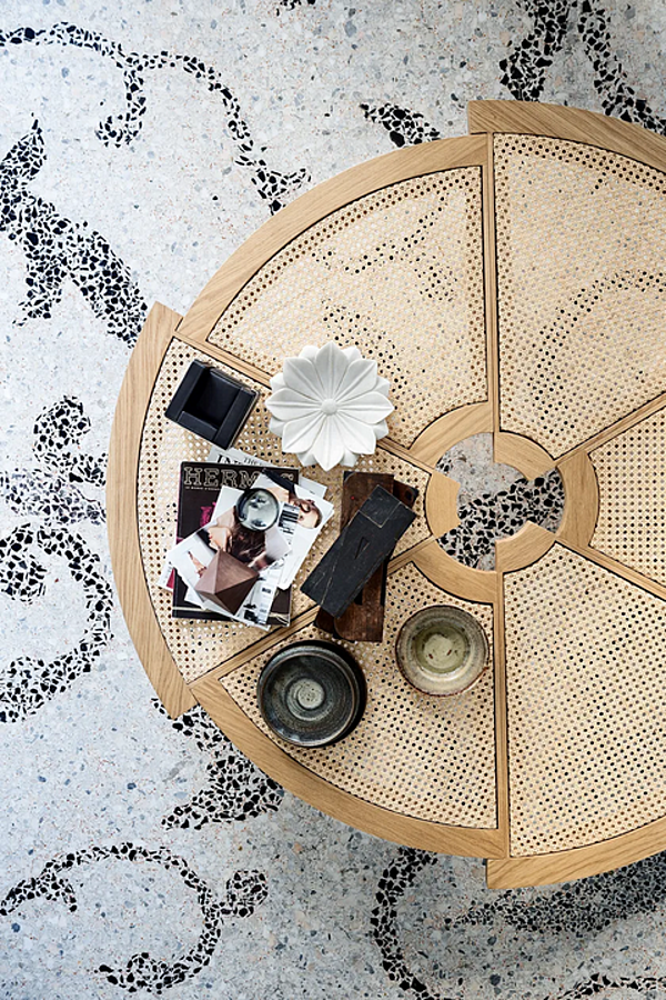 Round coffee table in wood CASSINA Rio factory CASSINA from Italy. Foto №4