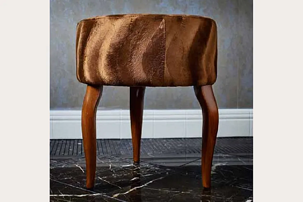 Low upholstered fabric stool Park Avenue Easy PKPOUFCHEETAH factory Park Avenue from Italy. Foto №3