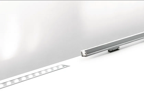 Outdoor Linear Wallwasher Profile in Extruded Aluminium by Artemide factory Artemide from Italy. Foto №3