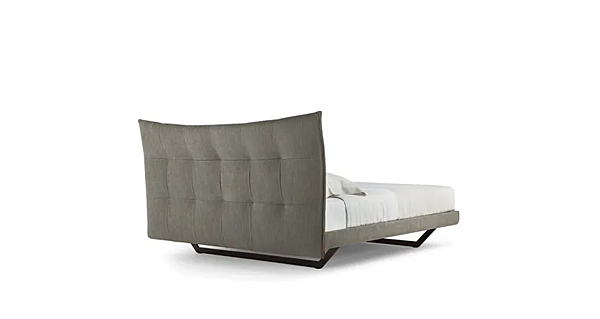 Fabric bed with upholstered headboard Aurora Tre POLTRONA FRAU factory POLTRONA FRAU from Italy. Foto №3