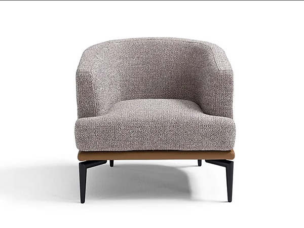 Fabric armchair with armrests Egoitaliano Bonnie factory Egoitaliano from Italy. Foto №1