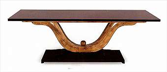 Table CHRISTOPHER GUY 76-0026